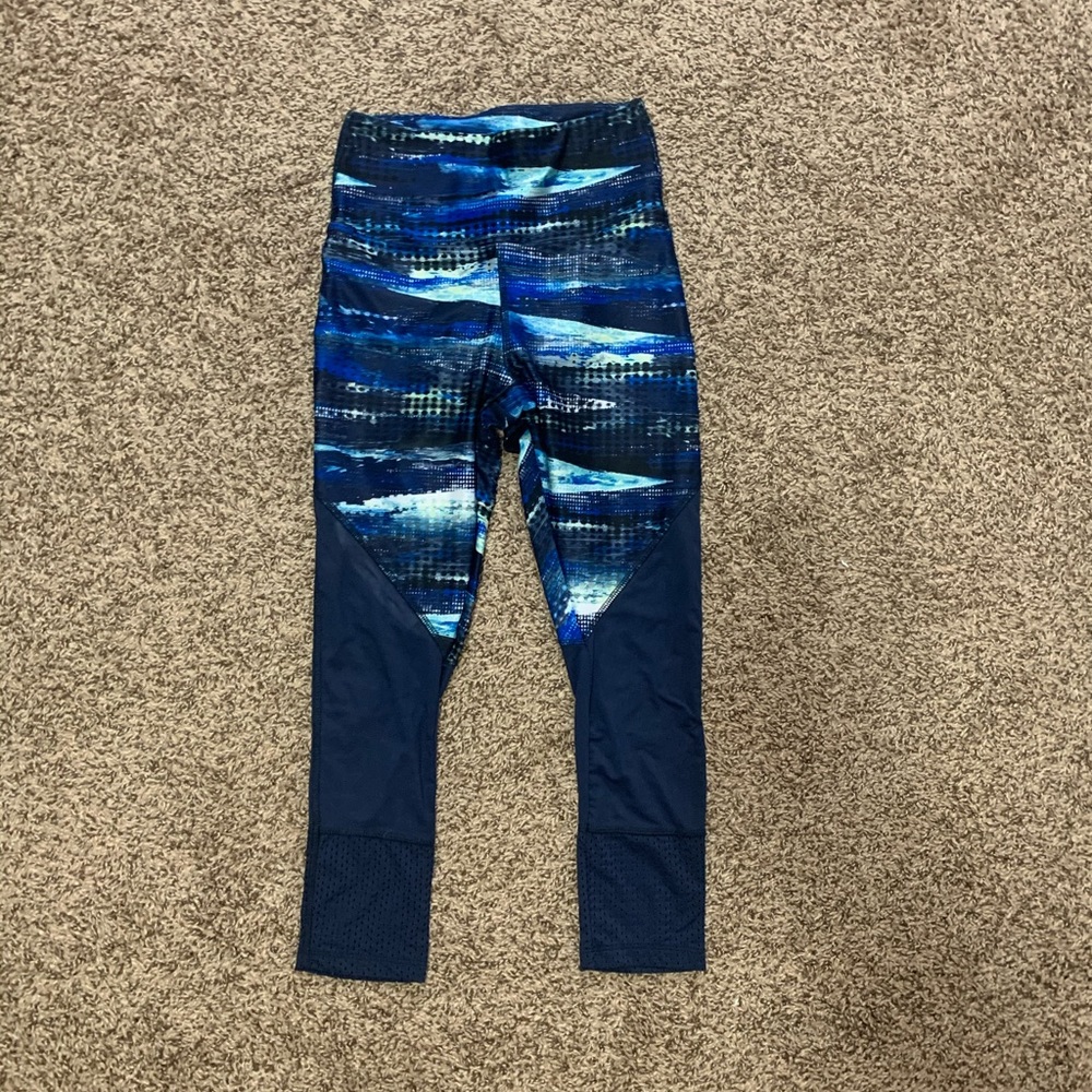 cropped workout leggings